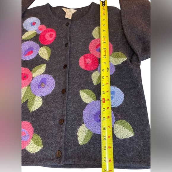 Teddi Embroidered Floral Wool Cardigan Sweater Womens Size Medium Petite - Picture 9 of 9